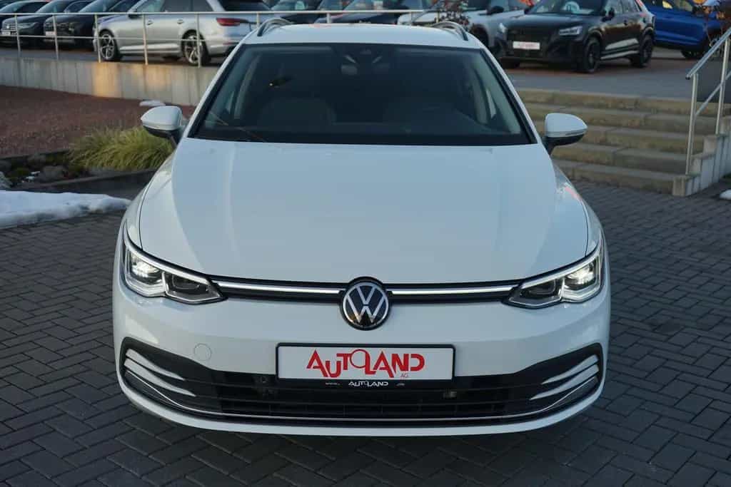 Volkswagen Golf Variant 1.5 eTSI DSG Style LED Navi ACC AHK 08/2021-photo-2