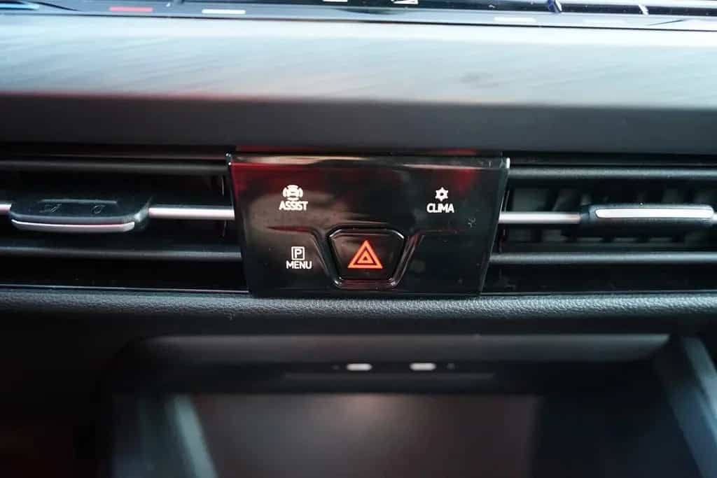 Volkswagen Golf Variant 1.5 eTSI DSG Style LED Navi ACC AHK 08/2021-photo-28