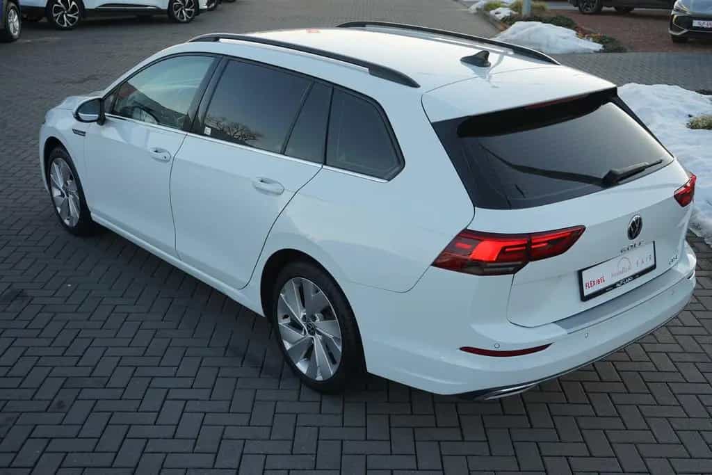 Volkswagen Golf Variant 1.5 eTSI DSG Style LED Navi ACC AHK 08/2021-photo-8