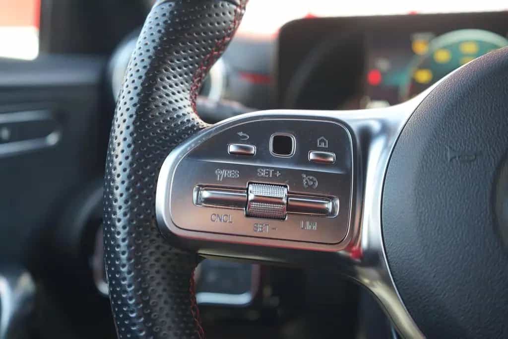 Mercedes-Benz A-Class AMG Line LED Navi Sitzheizung Teilleder PDC 01/2019-photo-14