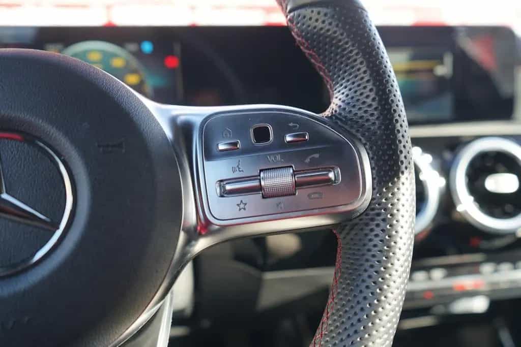 Mercedes-Benz A-Class AMG Line LED Navi Sitzheizung Teilleder PDC 01/2019-photo-15