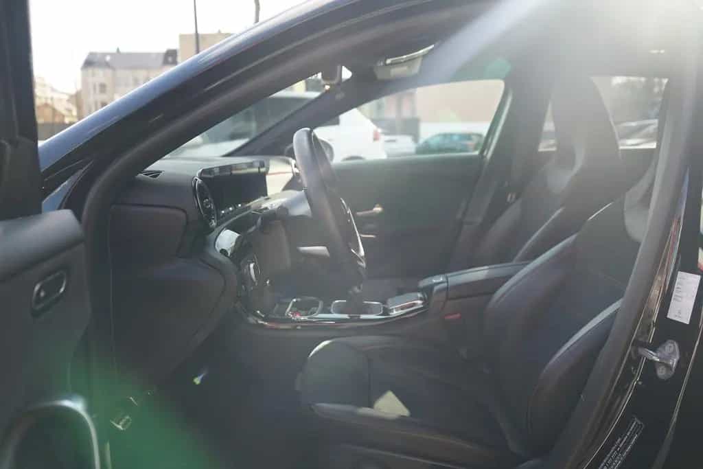 Mercedes-Benz A-Class AMG Line LED Navi Sitzheizung Teilleder PDC 01/2019-photo-18