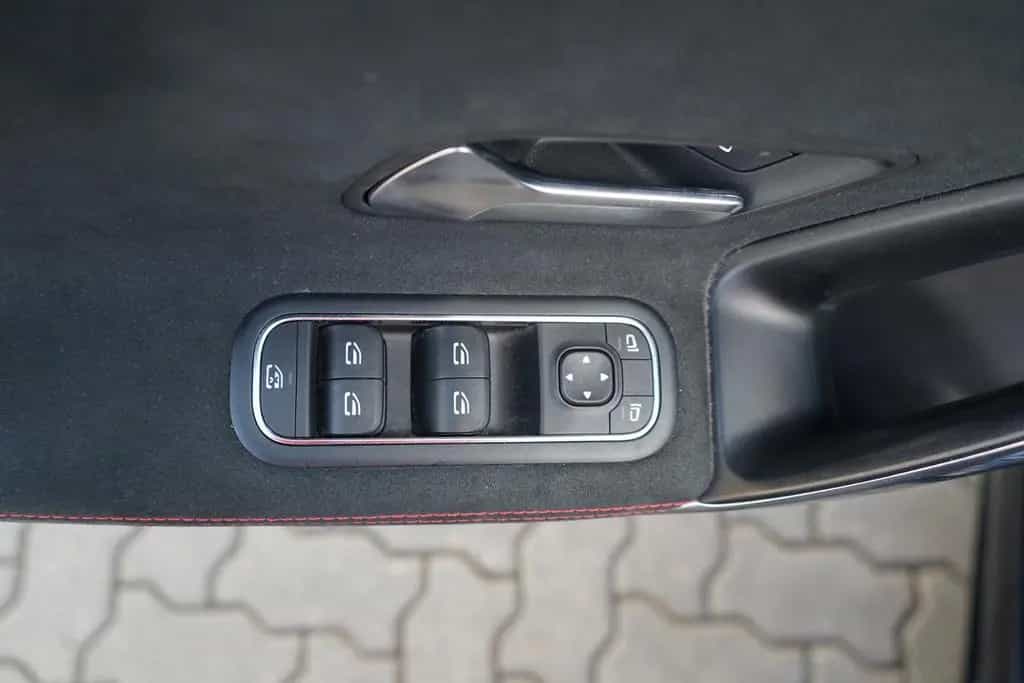 Mercedes-Benz A-Class AMG Line LED Navi Sitzheizung Teilleder PDC 01/2019-photo-23