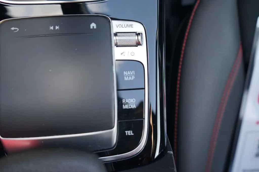 Mercedes-Benz A-Class AMG Line LED Navi Sitzheizung Teilleder PDC 01/2019-photo-30