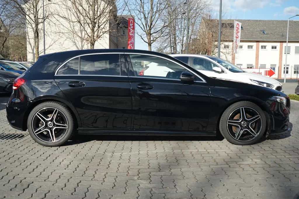 Mercedes-Benz A-Class AMG Line LED Navi Sitzheizung Teilleder PDC 01/2019-photo-6