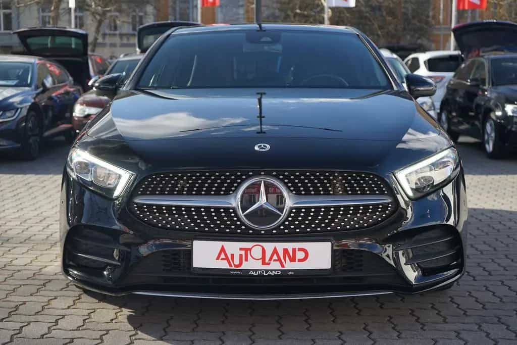 Mercedes-Benz A-Class AMG Line LED Navi Sitzheizung Teilleder PDC 01/2019-photo-8
