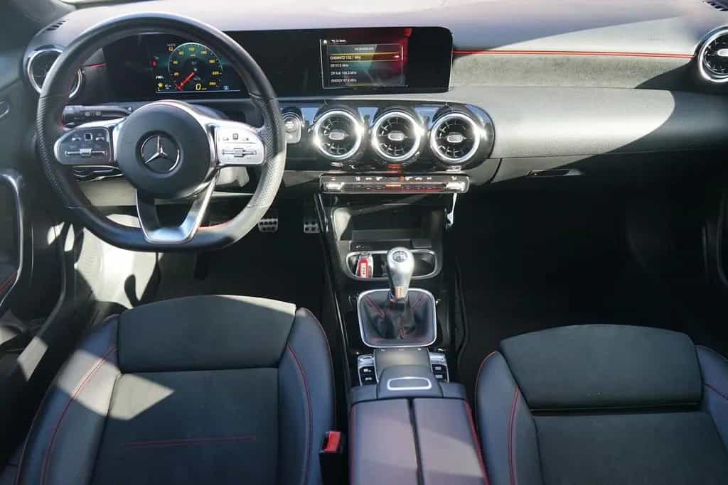 Mercedes-Benz A-Class AMG Line LED Navi Sitzheizung Teilleder PDC 01/2019-photo-9