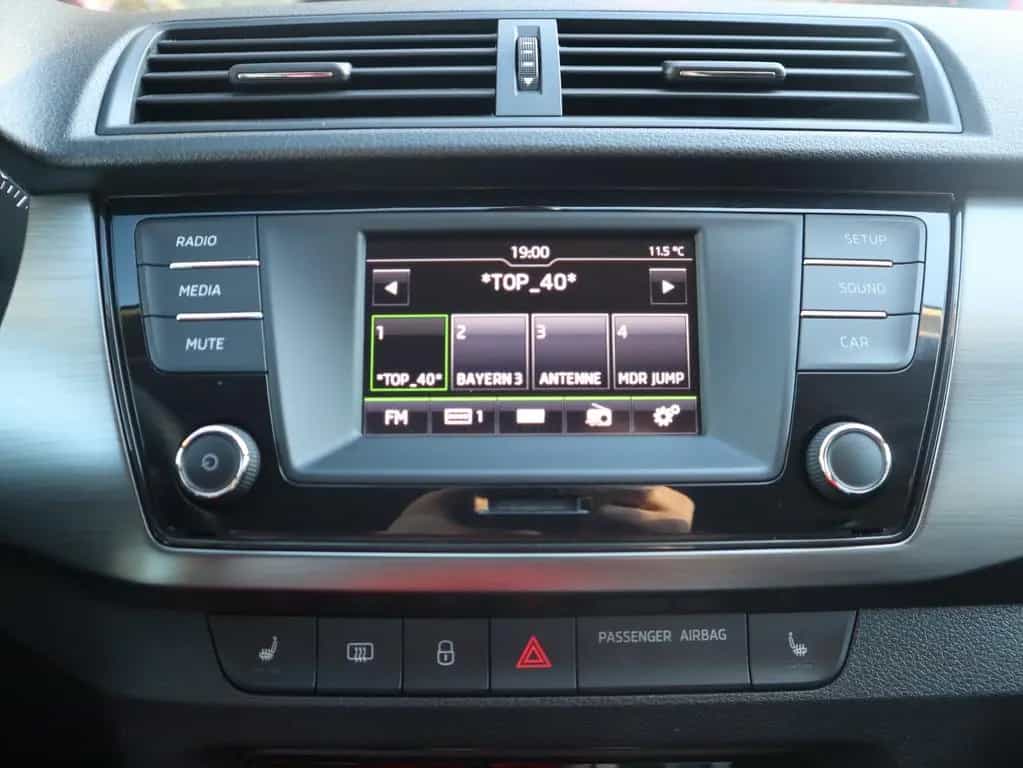 Skoda Fabia Combi 1.2 TSI Sitzheizung PDC Touchscreen 03/2016-photo-11
