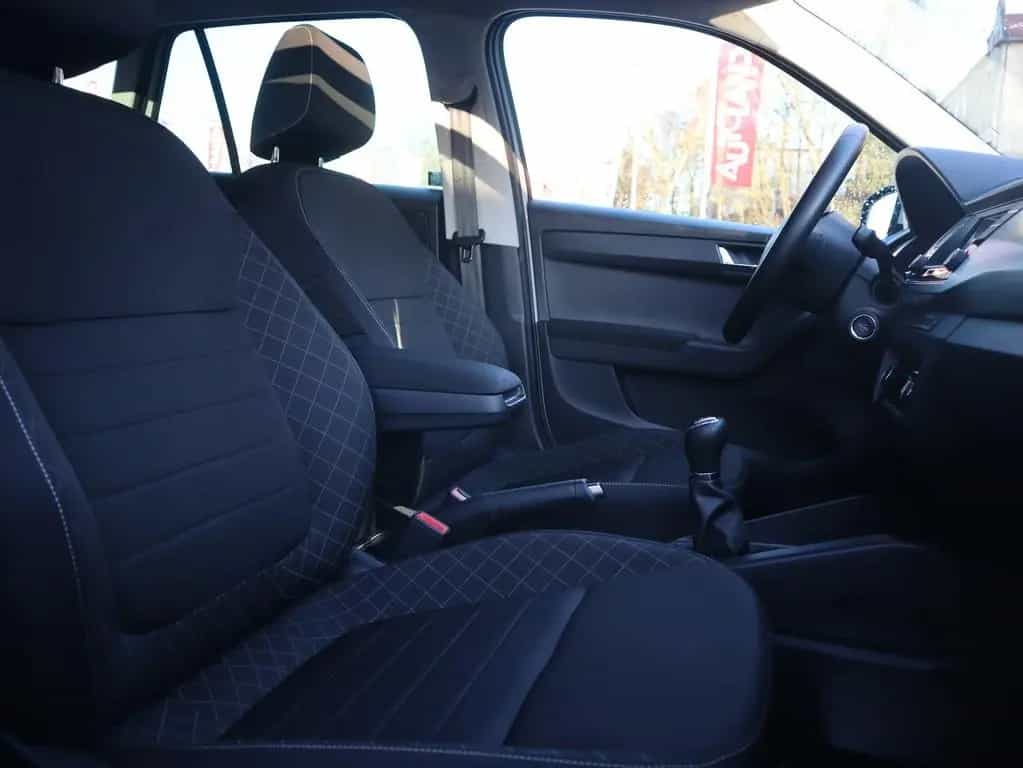 Skoda Fabia Combi 1.2 TSI Sitzheizung PDC Touchscreen 03/2016-photo-26