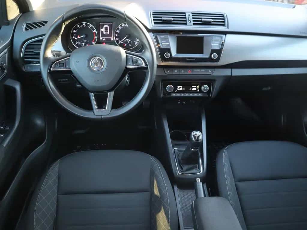 Skoda Fabia Combi 1.2 TSI Sitzheizung PDC Touchscreen 03/2016-photo-9