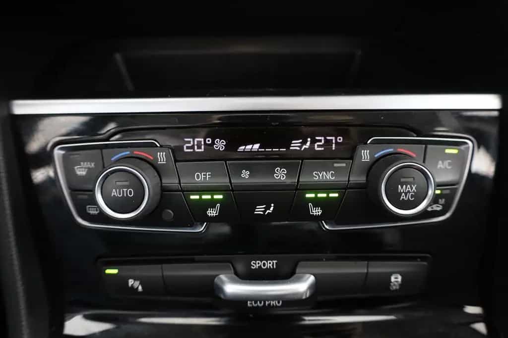 BMW 216 i Advantage 7-Sitzer LED Navi Head-Up AHK USB 01/2019-photo-12