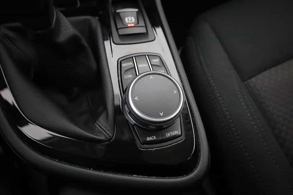 BMW 216 i Advantage 7-Sitzer LED Navi Head-Up AHK USB 01/2019-photo-13