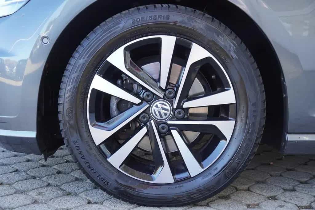 Volkswagen Golf VII 1.5 TSI IQ.DRIVE ACC Navi Kamera USB 06/2019-photo-30