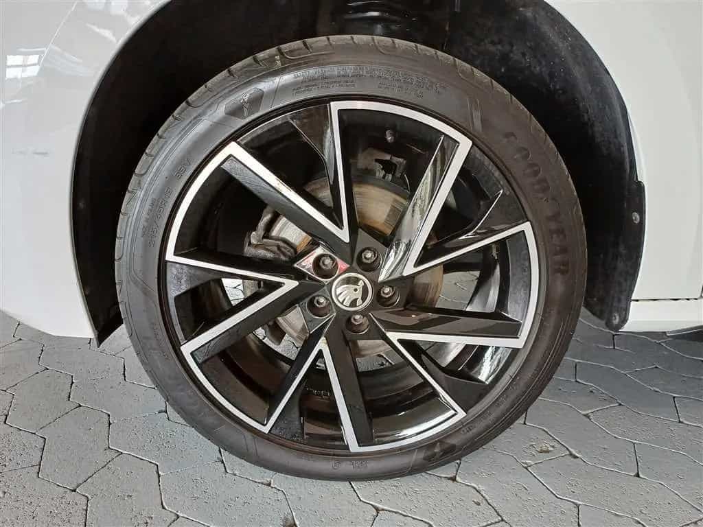 Skoda Kamiq 1.5 TSI Monte Carlo LED+PANO+SMART 02/2023-photo-13