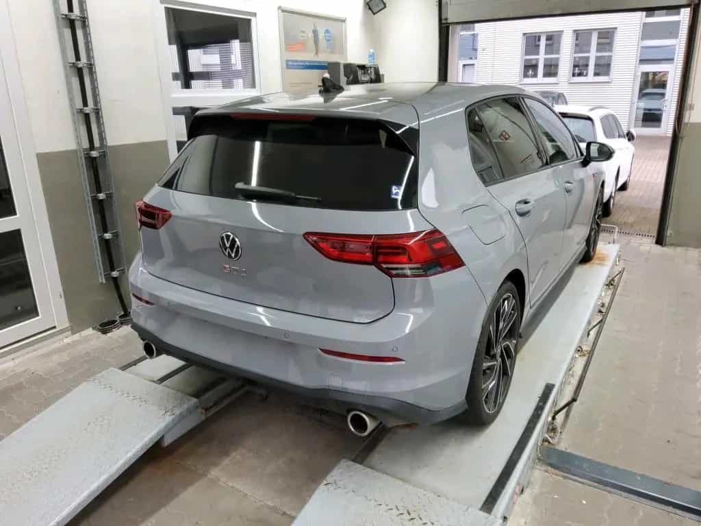 Volkswagen Golf GTI *BLACKSTYLE*19ZOLL*PANO*AHK*KEYLESS*APP 03/2023-photo-2