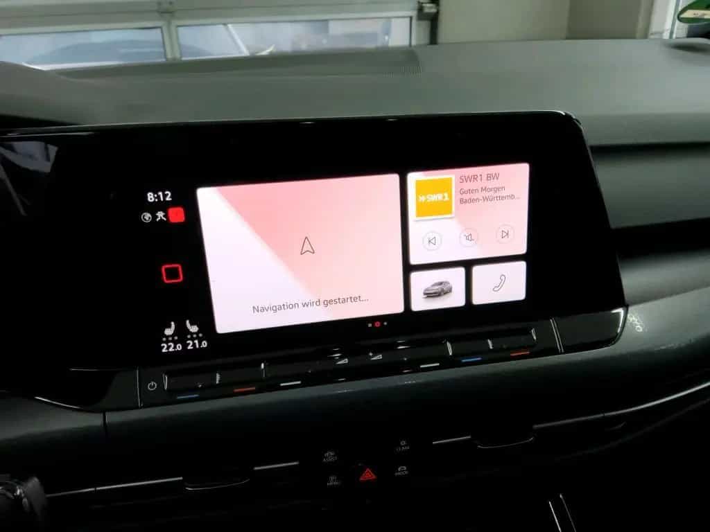 Volkswagen Golf GTI *BLACKSTYLE*19ZOLL*PANO*AHK*KEYLESS*APP 03/2023-photo-3