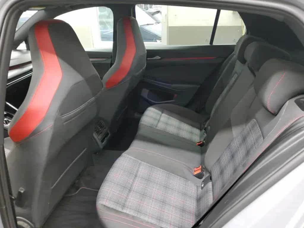 Volkswagen Golf GTI *BLACKSTYLE*19ZOLL*PANO*AHK*KEYLESS*APP 03/2023-photo-5