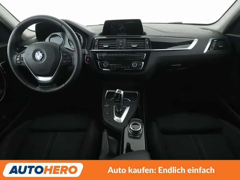 BMW 1 Series 120i Sport Line Aut.*NAVI*LED*TEMPO*PDC* 03/2018-photo-11