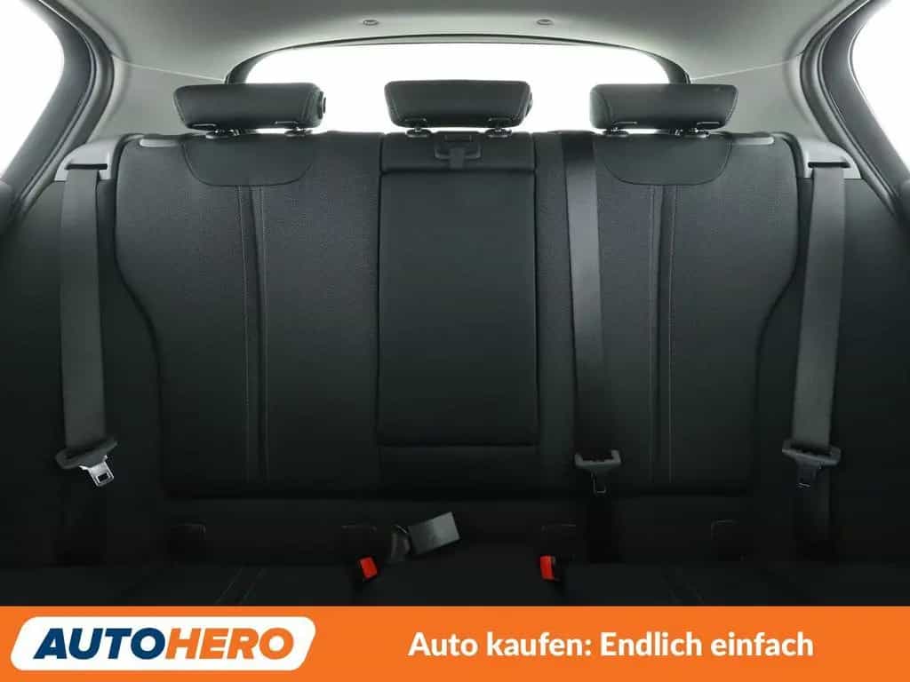 BMW 1 Series 120i Sport Line Aut.*NAVI*LED*TEMPO*PDC* 03/2018-photo-15