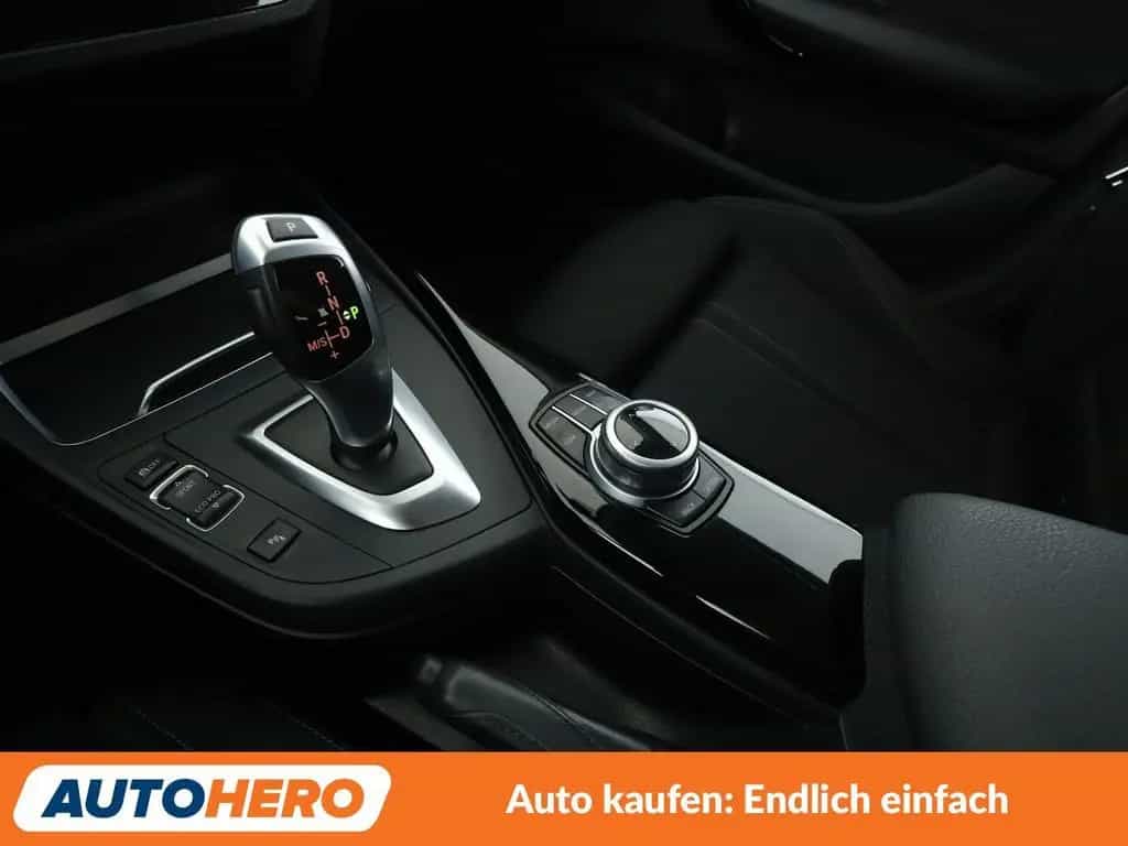 BMW 1 Series 120i Sport Line Aut.*NAVI*LED*TEMPO*PDC* 03/2018-photo-23