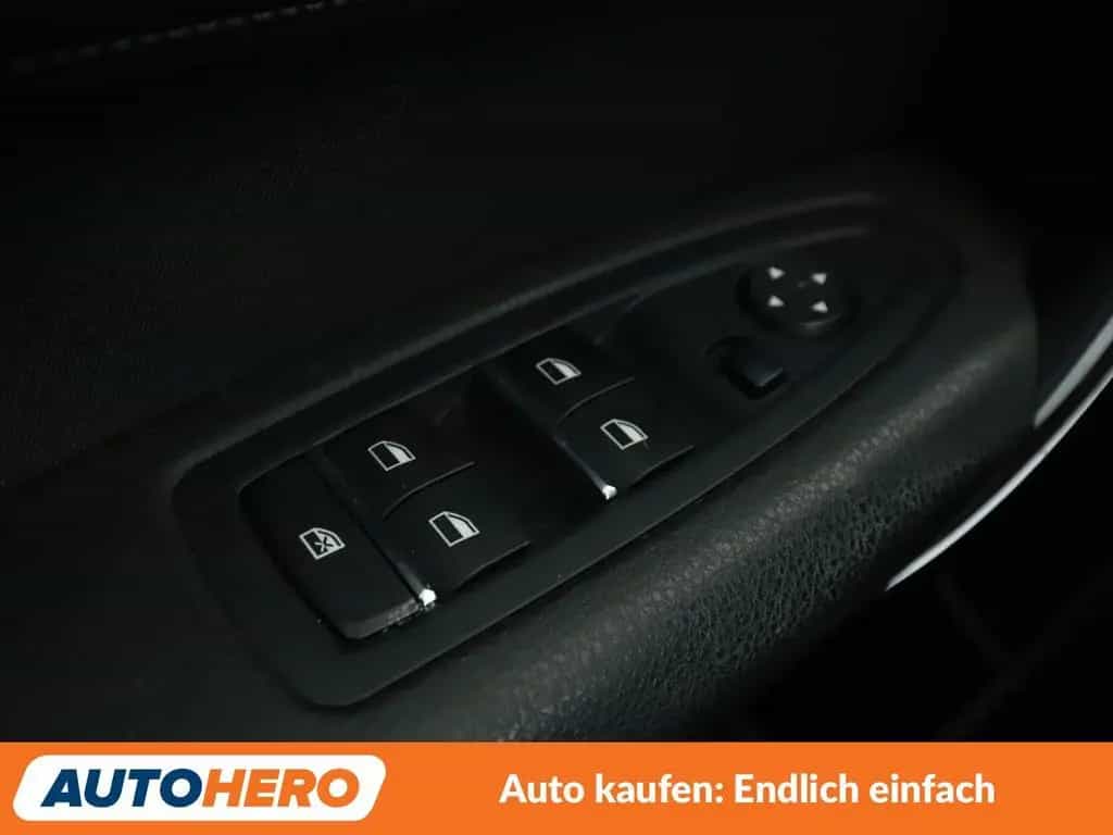 BMW 1 Series 120i Sport Line Aut.*NAVI*LED*TEMPO*PDC* 03/2018-photo-24