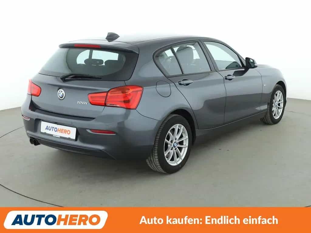 BMW 1 Series 120i Sport Line Aut.*NAVI*LED*TEMPO*PDC* 03/2018-photo-5