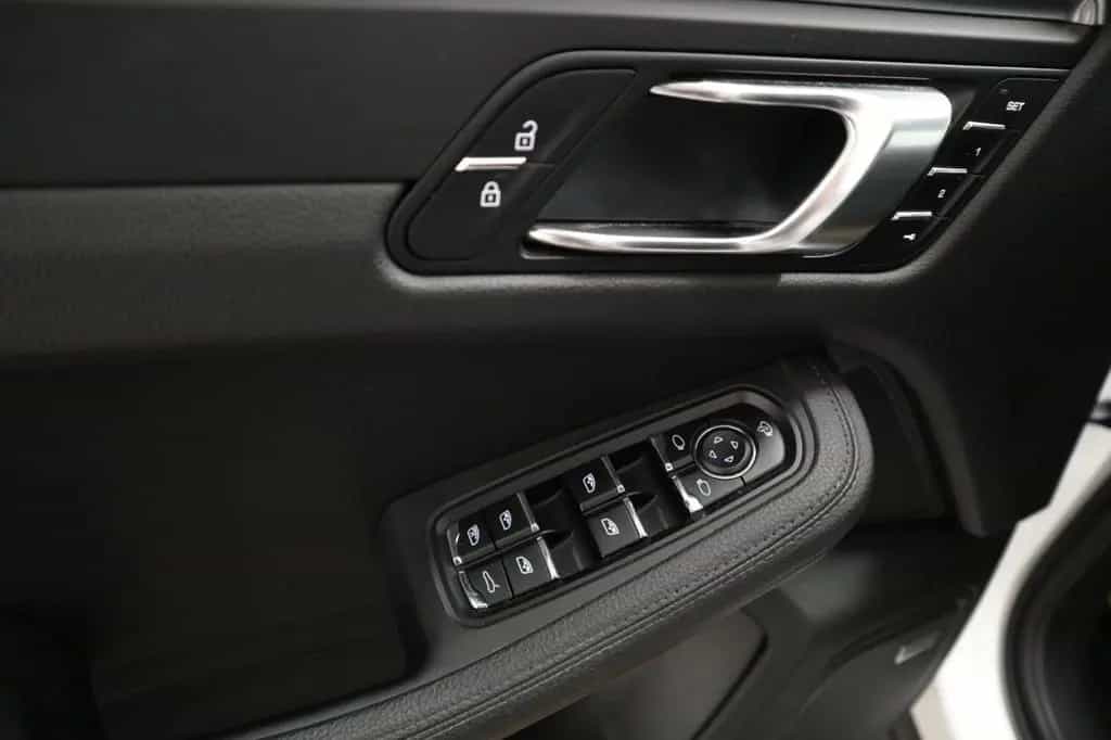 Porsche Macan 2.0 + Leder/Panorama/BOSE/LED/Alu 21 Zoll 04/2021-photo-14