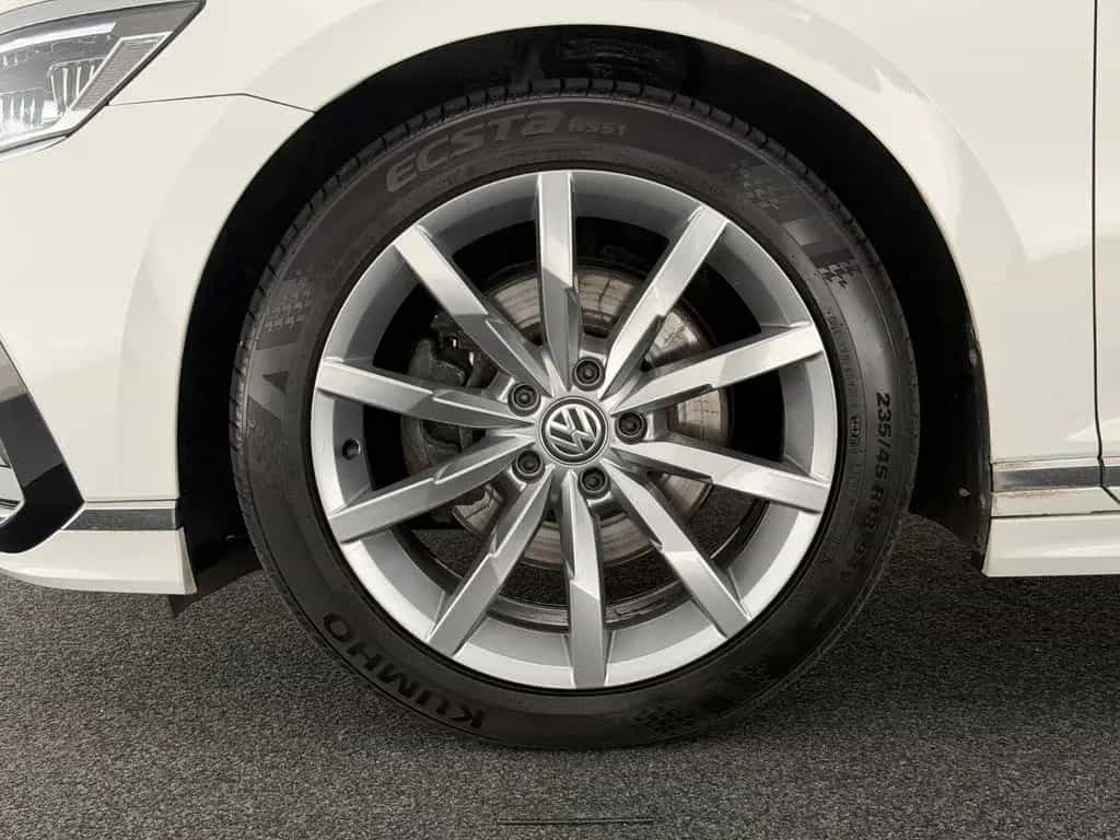 Volkswagen Passat Variant Passat Var. 2.0 TSI*ELEGANCE*R LINE-MAXTRIX-AHK 10/2019-photo-17