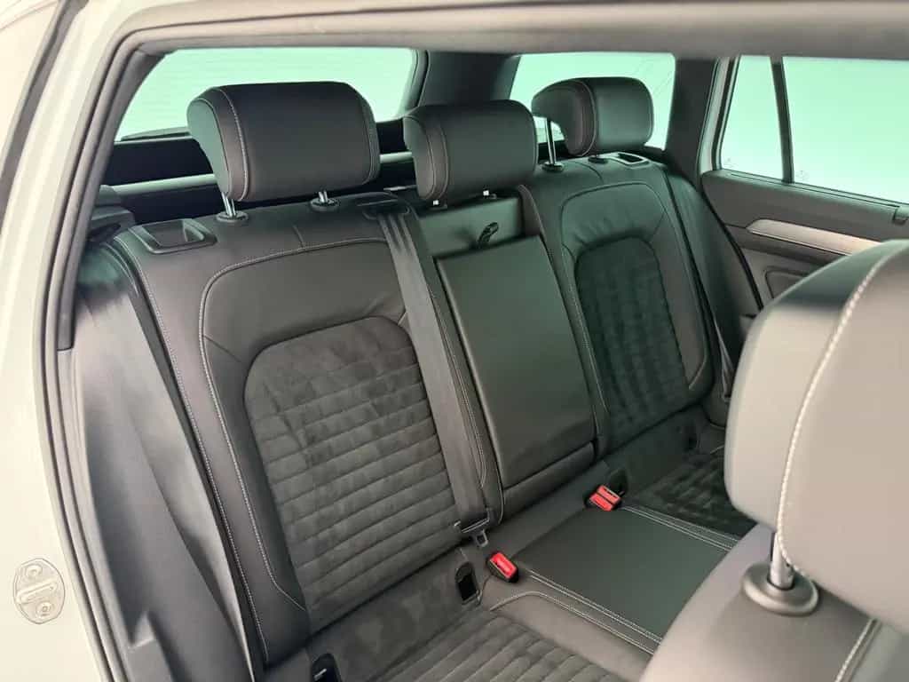 Volkswagen Passat Variant Passat Var. 2.0 TSI*ELEGANCE*R LINE-MAXTRIX-AHK 10/2019-photo-21