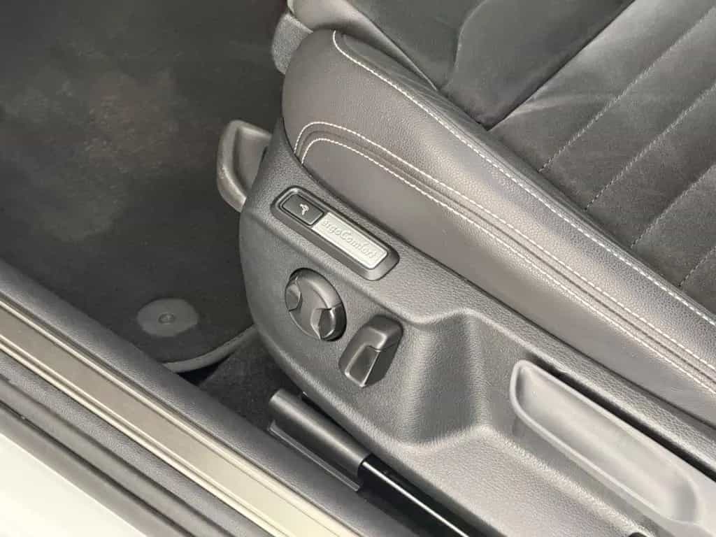 Volkswagen Passat Variant Passat Var. 2.0 TSI*ELEGANCE*R LINE-MAXTRIX-AHK 10/2019-photo-26