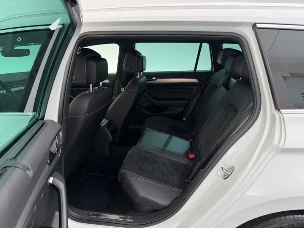 Volkswagen Passat Variant Passat Var. 2.0 TSI*ELEGANCE*R LINE-MAXTRIX-AHK 10/2019-photo-28