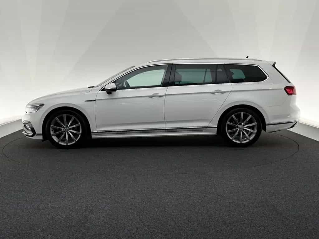Volkswagen Passat Variant Passat Var. 2.0 TSI*ELEGANCE*R LINE-MAXTRIX-AHK 10/2019-photo-3