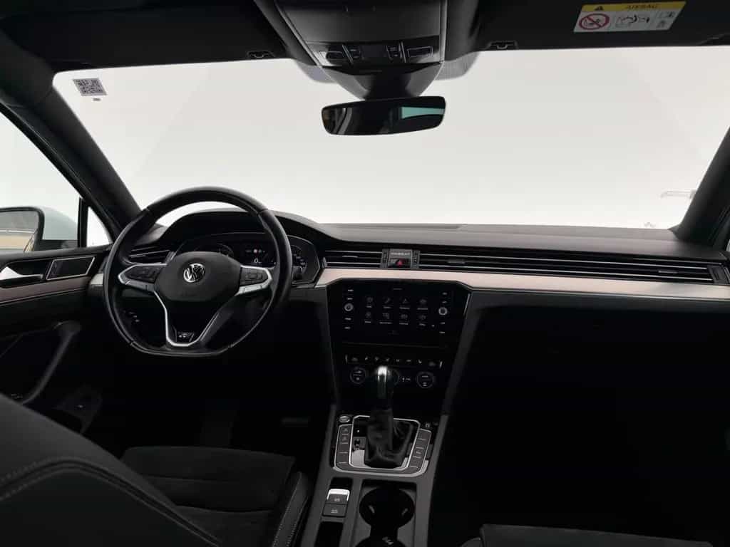 Volkswagen Passat Variant Passat Var. 2.0 TSI*ELEGANCE*R LINE-MAXTRIX-AHK 10/2019-photo-32