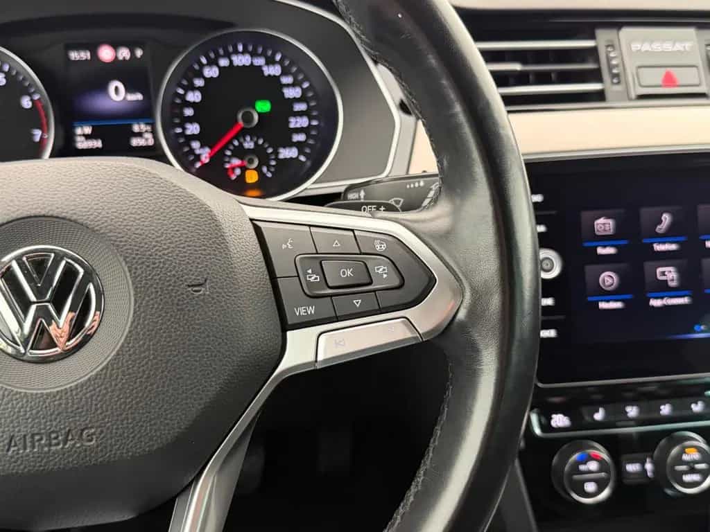 Volkswagen Passat Variant Passat Var. 2.0 TSI*ELEGANCE*R LINE-MAXTRIX-AHK 10/2019-photo-37