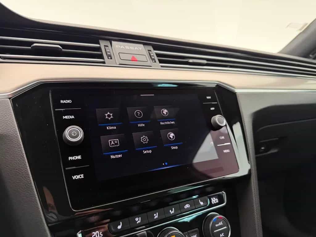 Volkswagen Passat Variant Passat Var. 2.0 TSI*ELEGANCE*R LINE-MAXTRIX-AHK 10/2019-photo-39