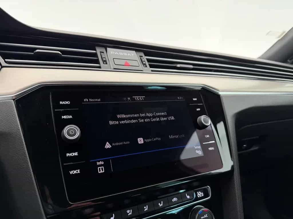 Volkswagen Passat Variant Passat Var. 2.0 TSI*ELEGANCE*R LINE-MAXTRIX-AHK 10/2019-photo-41