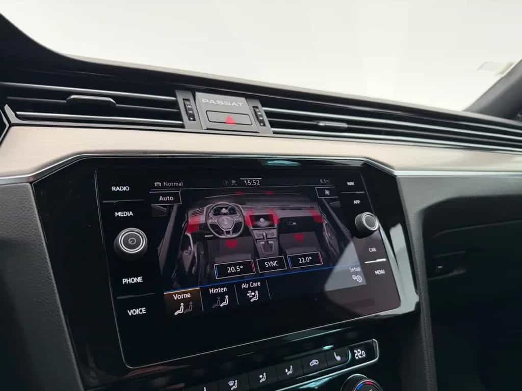 Volkswagen Passat Variant Passat Var. 2.0 TSI*ELEGANCE*R LINE-MAXTRIX-AHK 10/2019-photo-42