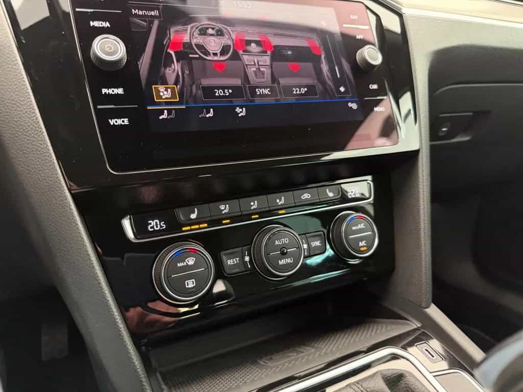 Volkswagen Passat Variant Passat Var. 2.0 TSI*ELEGANCE*R LINE-MAXTRIX-AHK 10/2019-photo-43