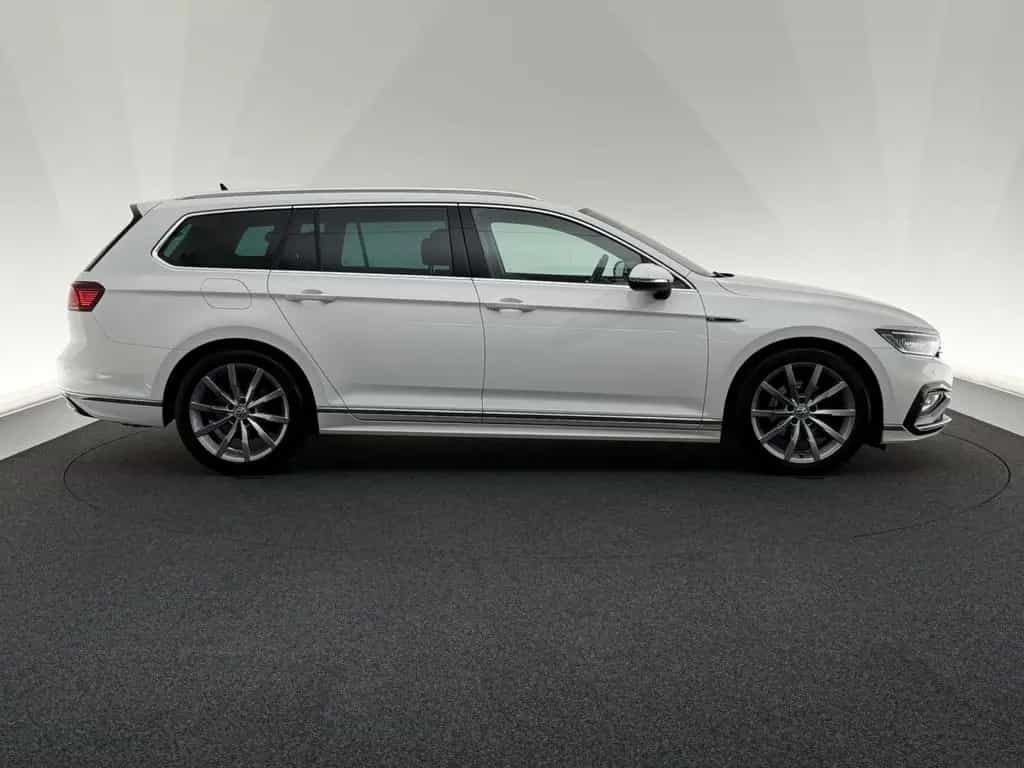 Volkswagen Passat Variant Passat Var. 2.0 TSI*ELEGANCE*R LINE-MAXTRIX-AHK 10/2019-photo-7