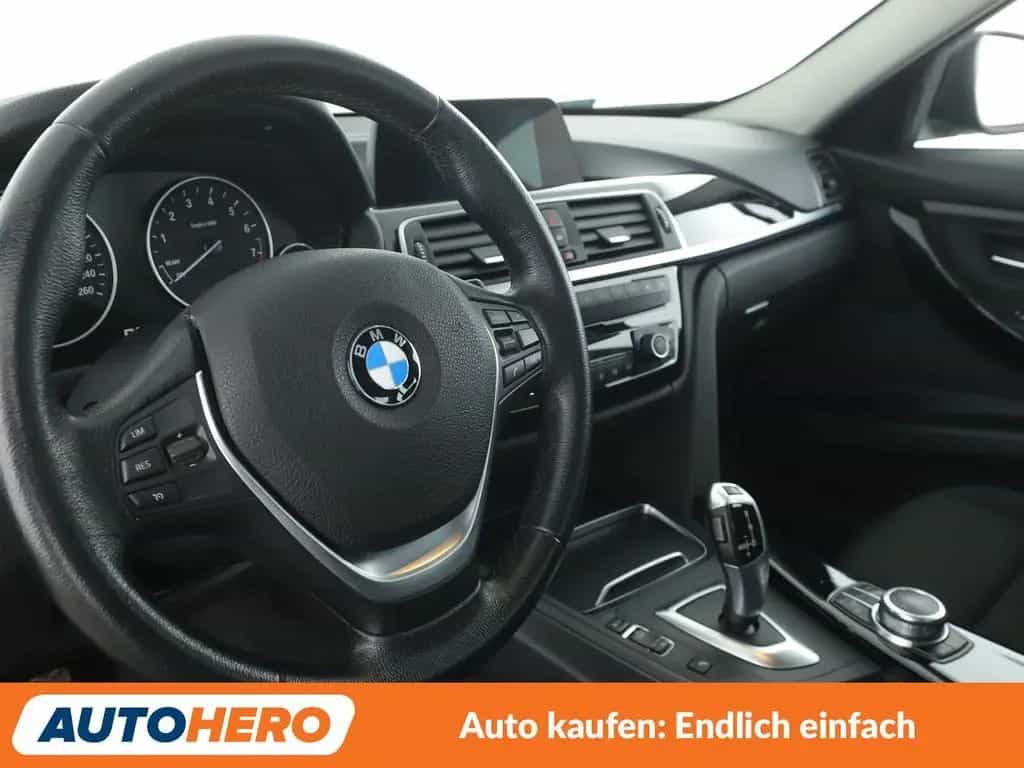 BMW 3 Series 320i Advantage Aut.*NAVI*LED*TEMPO*PDC*SHZ* 04/2018-photo-10