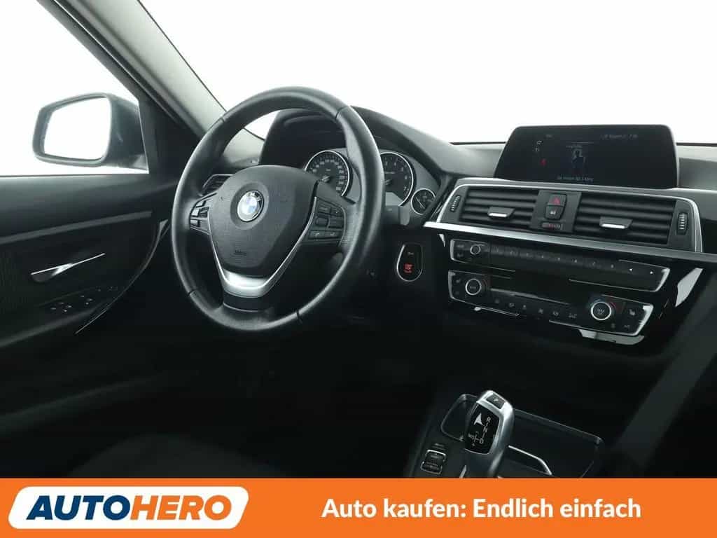 BMW 3 Series 320i Advantage Aut.*NAVI*LED*TEMPO*PDC*SHZ* 04/2018-photo-12