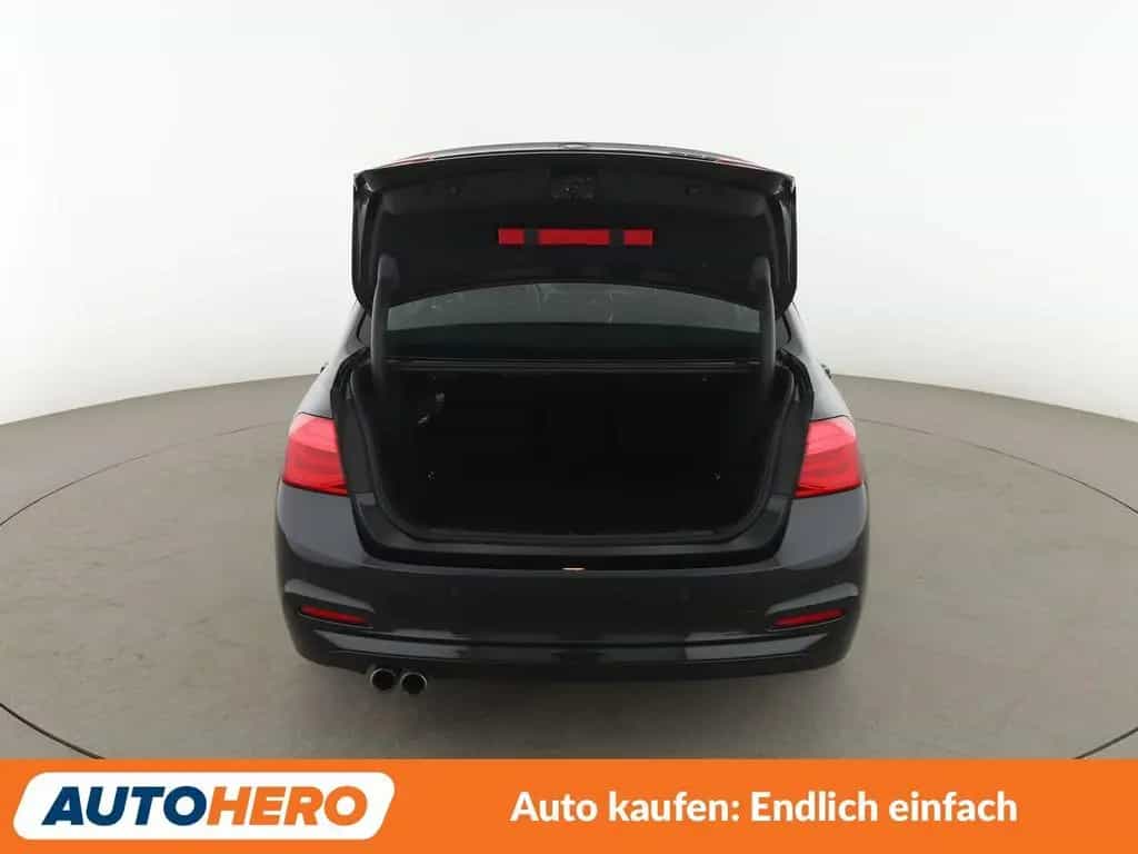 BMW 3 Series 320i Advantage Aut.*NAVI*LED*TEMPO*PDC*SHZ* 04/2018-photo-16