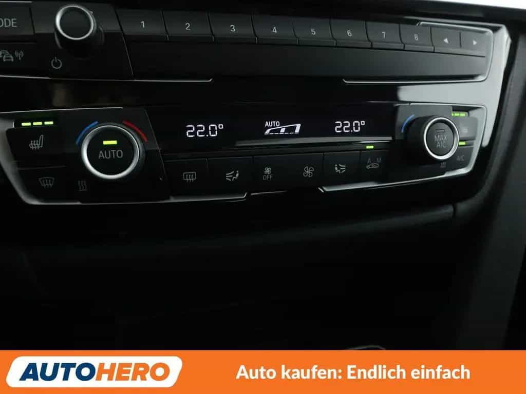 BMW 3 Series 320i Advantage Aut.*NAVI*LED*TEMPO*PDC*SHZ* 04/2018-photo-22
