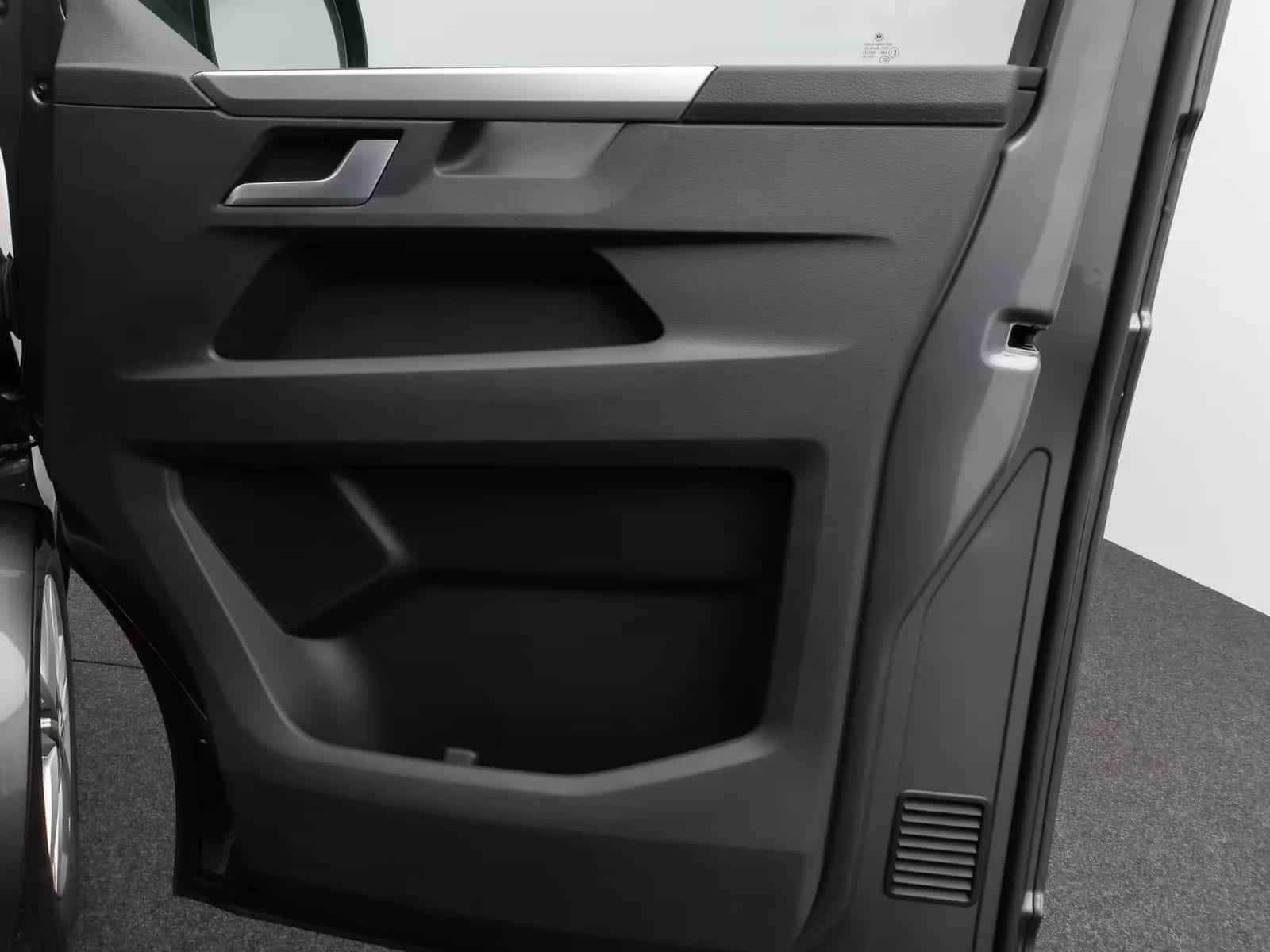 Volkswagen Transporter Multivan 03/2021-photo-25