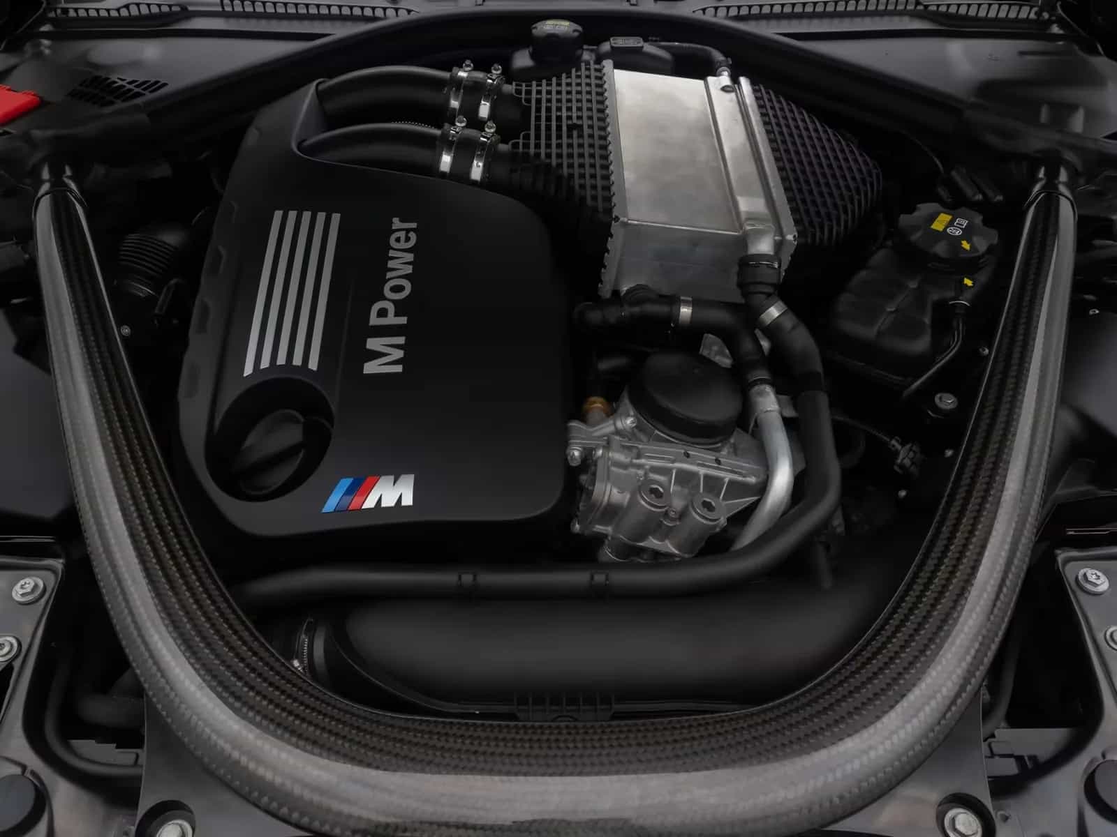 BMW M2 09/2020-photo-13