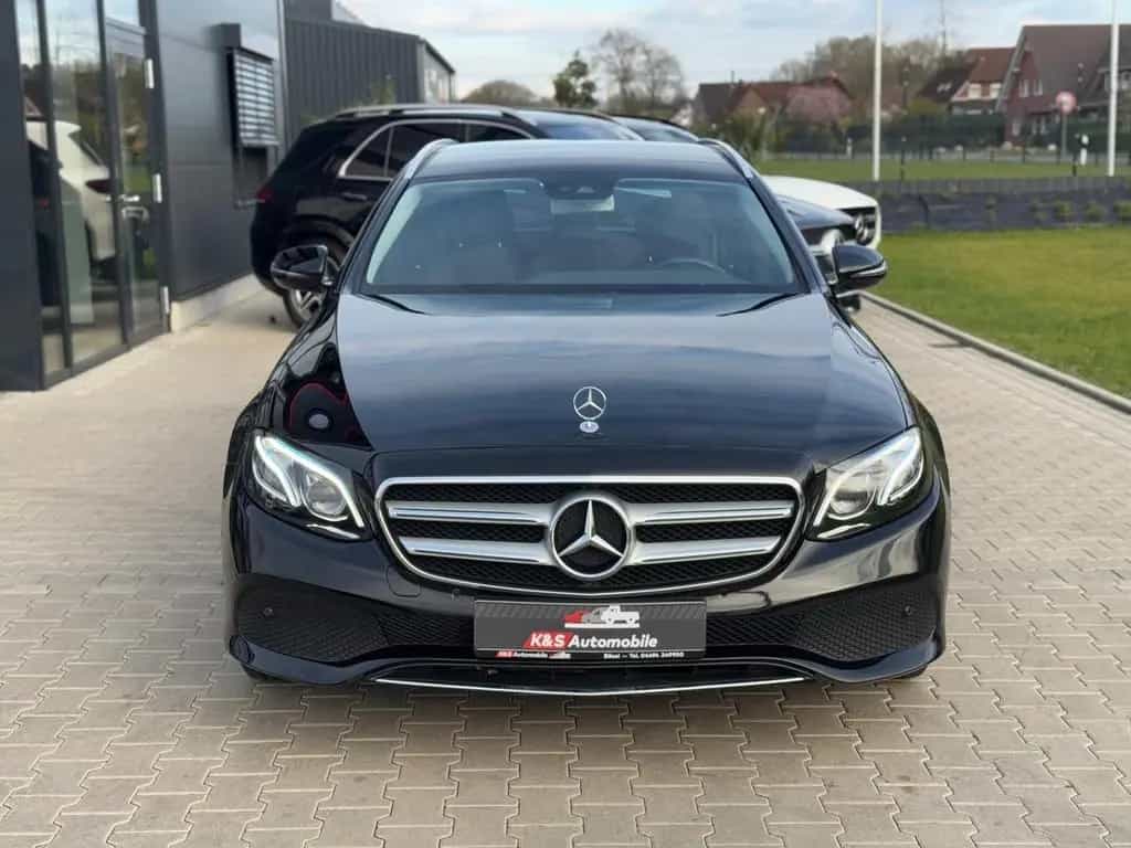 Mercedes-Benz E-Class 200 T*9-G*LED*NAVI*RFK* 07/2017-photo-1