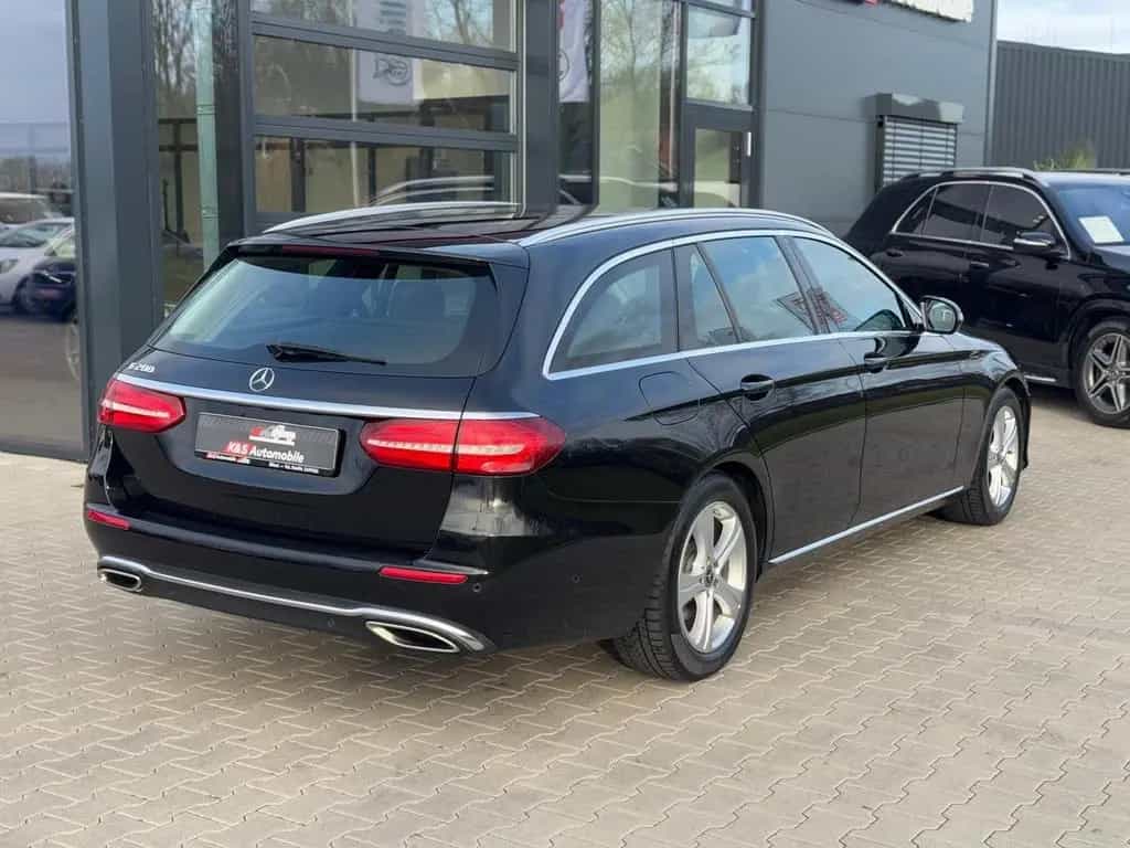 Mercedes-Benz E-Class 200 T*9-G*LED*NAVI*RFK* 07/2017-photo-3