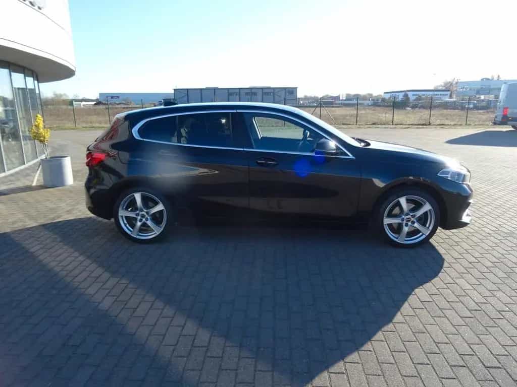BMW Limousine 118 i 01/2020-photo-2