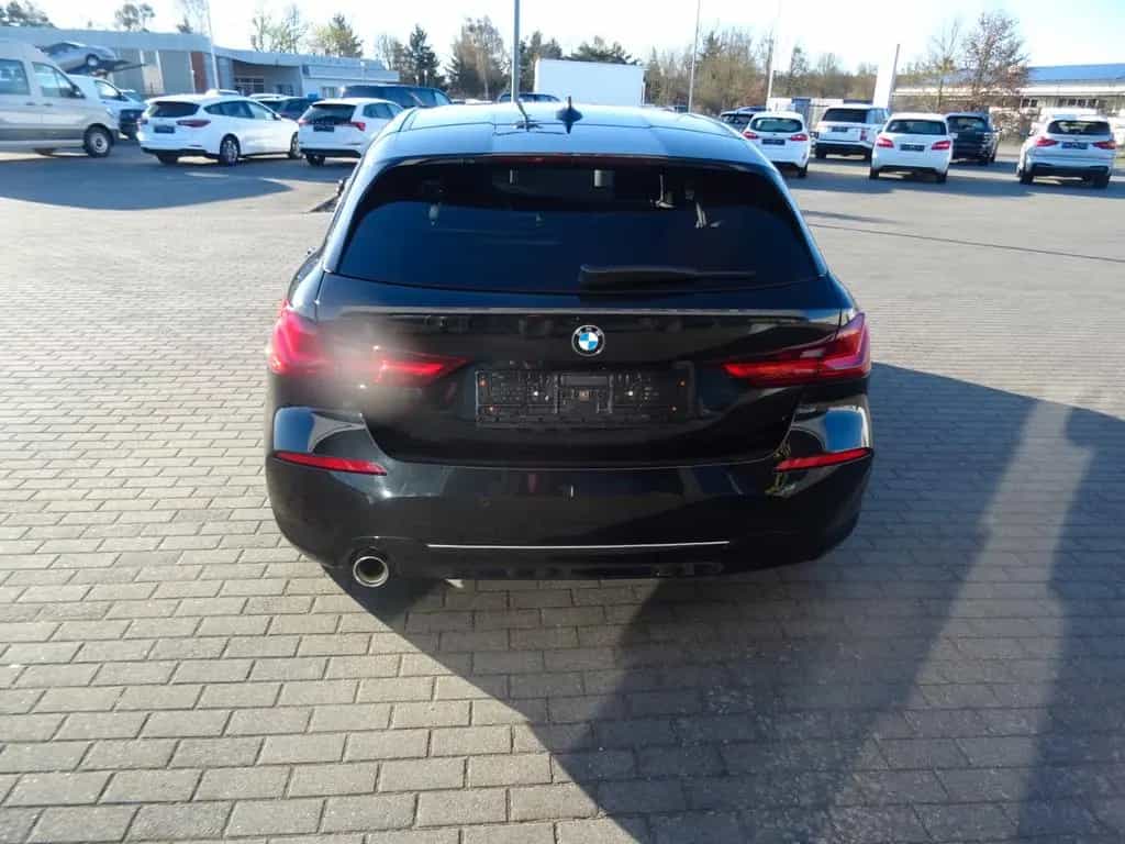 BMW Limousine 118 i 01/2020-photo-4
