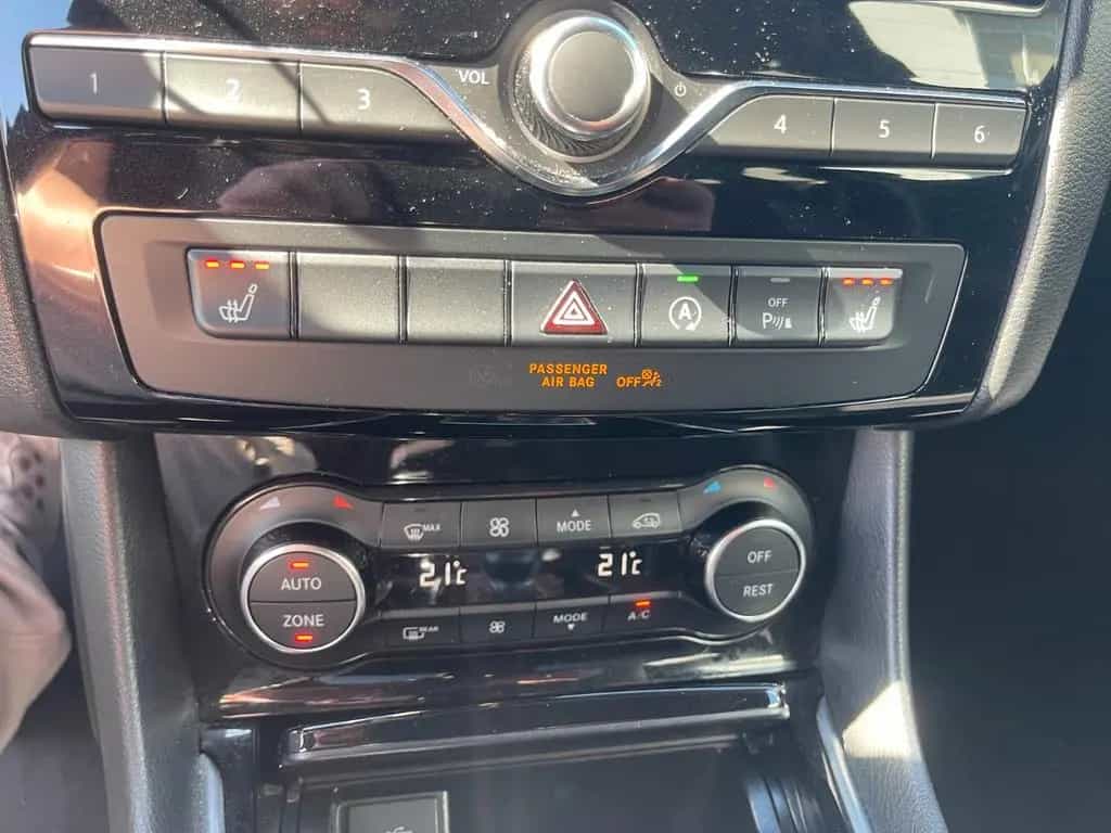 Infiniti Q30 2.0T AWD Sport/AHK/LED/360°/NAVI/SHZ/BOSE 03/2017-photo-15